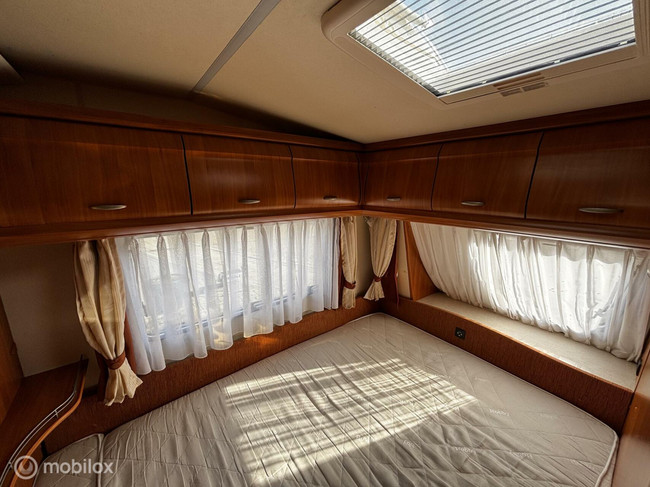 Hobby 500 KMFE STAPELBED treinzit vastbed voortent foto: 22