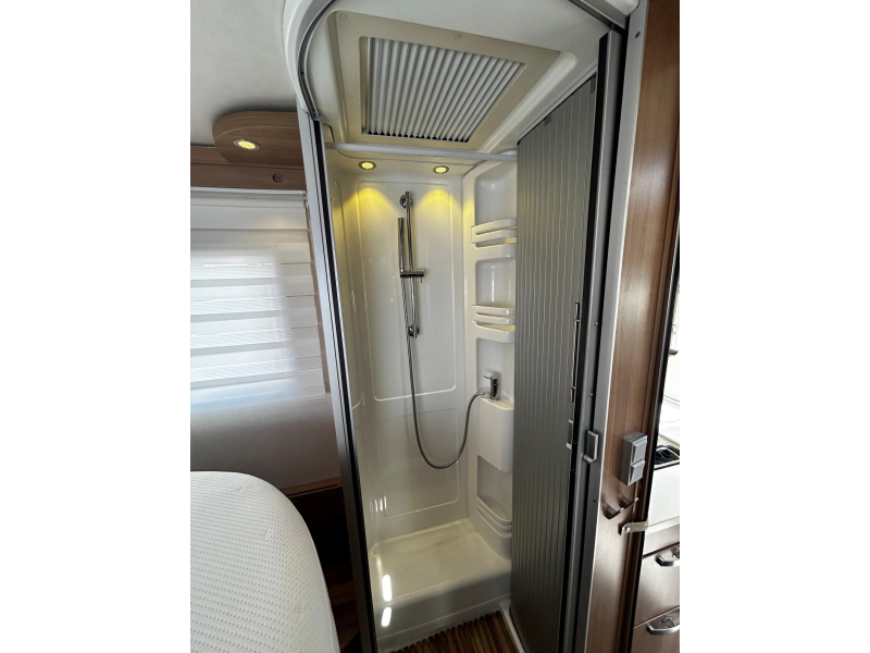 Hymer Tramp CL 698 Litio 150AH, llantas de aluminio nuevas foto: 18