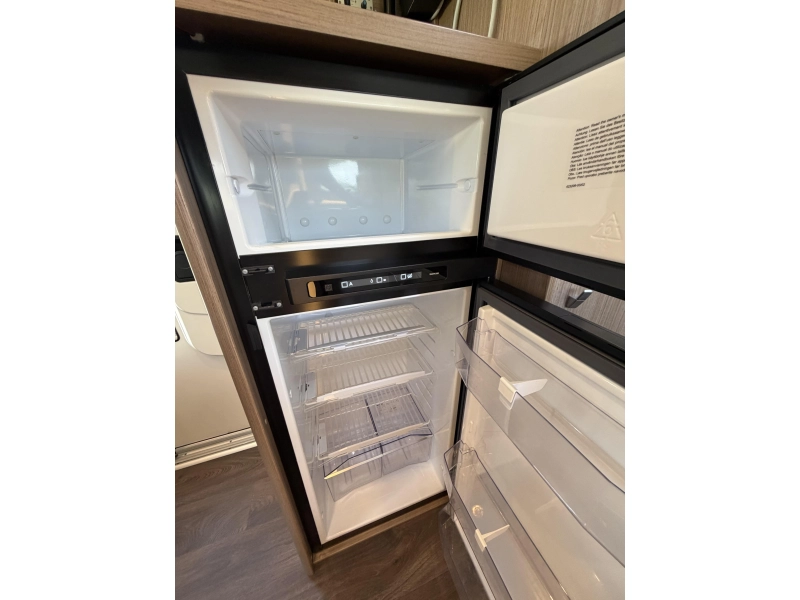 Carado Clever Edition 338 T Litio, 180CV Heossafe foto: 10