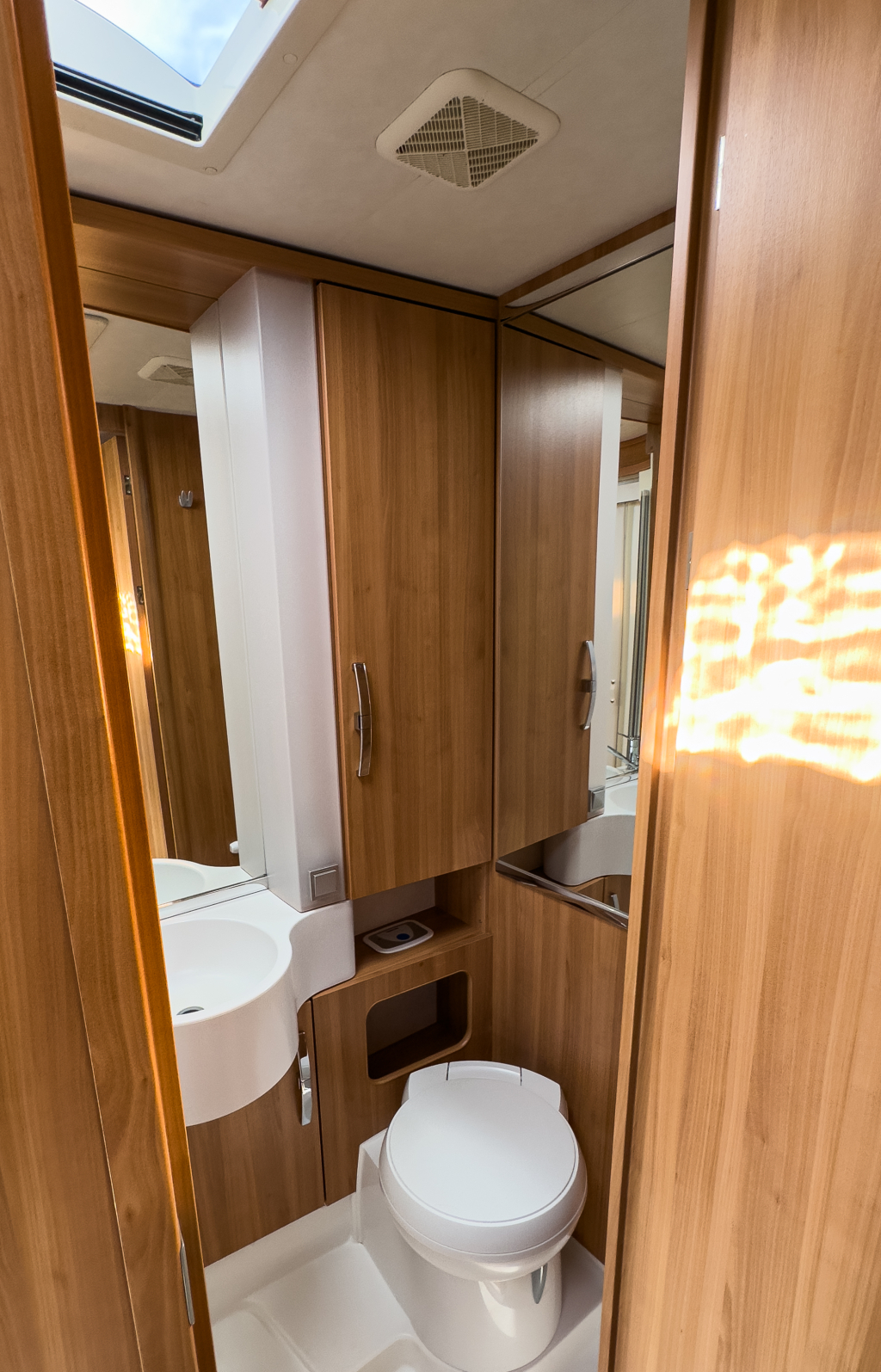 HYMER Tramp T 614 CL 2X2 foto: 16