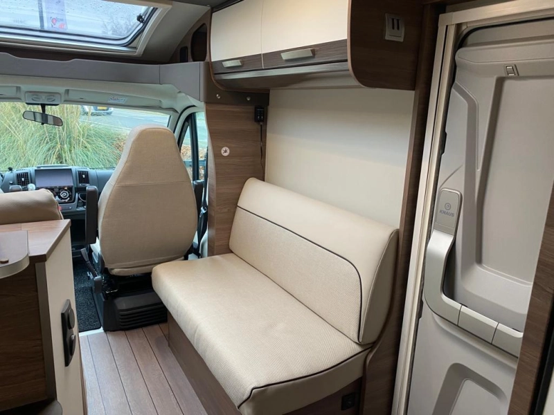 Knaus Live TI 650 MF Frans bed | Automaat  foto: 5
