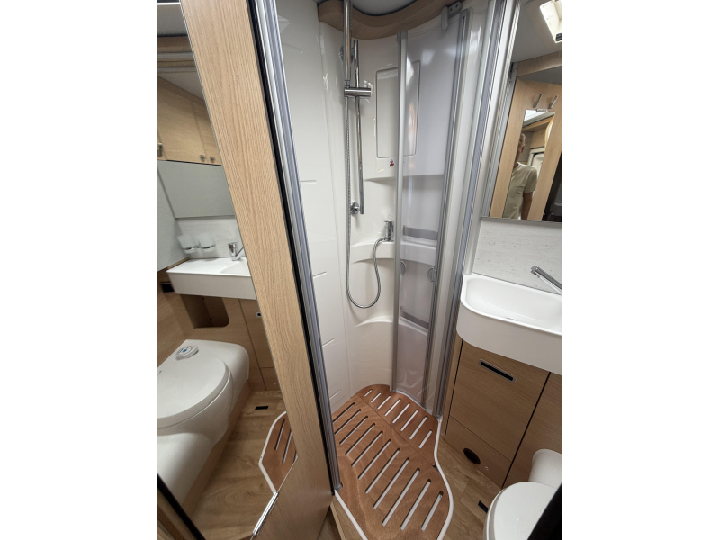 Hymer B-MC T 580 XXL-bed Lithium accu 2025  foto: 12