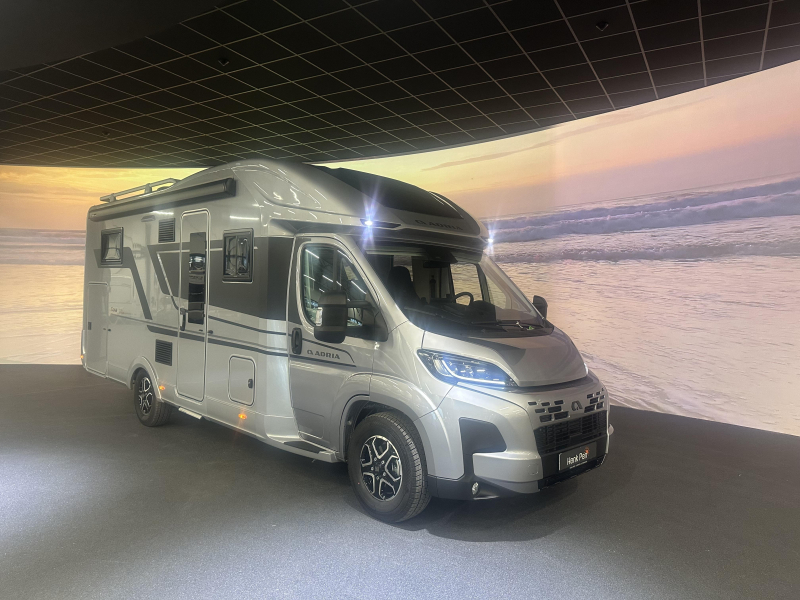 Adria Coral Supreme 670 DL climatisation de toit / automatique photo : 1