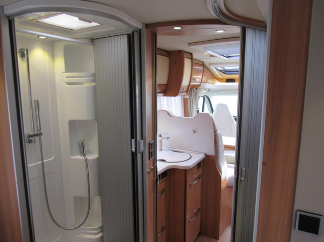 Hymer 598 Exsis-T Semi-initegraal Queensbed nieuw model 2016 foto: 19