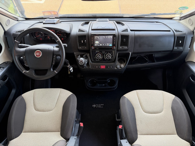 Weinsberg CARAHOME 700 DG / Stockage gratuit photo : 7
