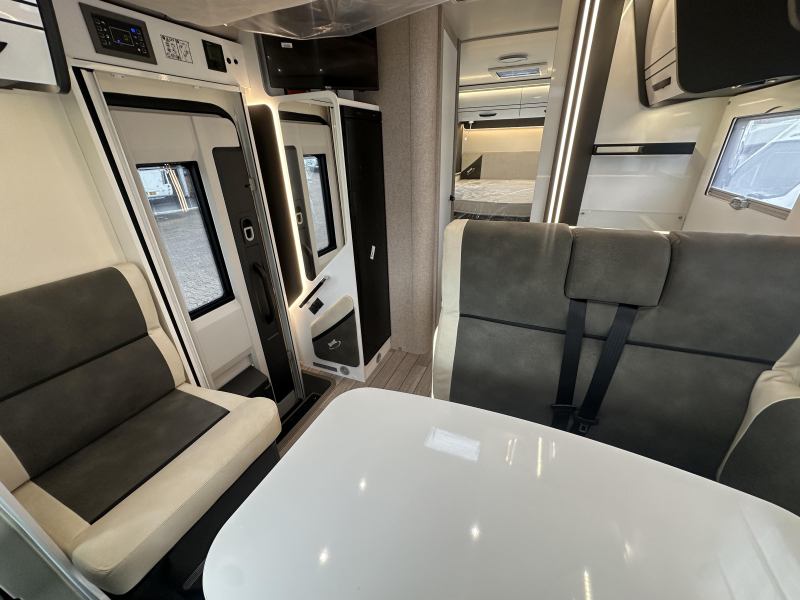 McLouis MC4 379 Fiat 140PK Automaat NIEUW  foto: 6