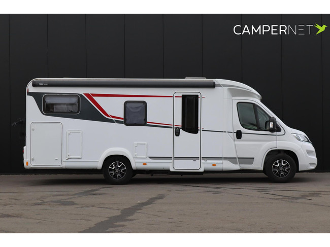 LMC Tourer T730G 165pk | Lengtebedden | Thule Luifel | Thule Fietsendrager| Gescheiden douche | Zenec multimediasysteem | foto: 3