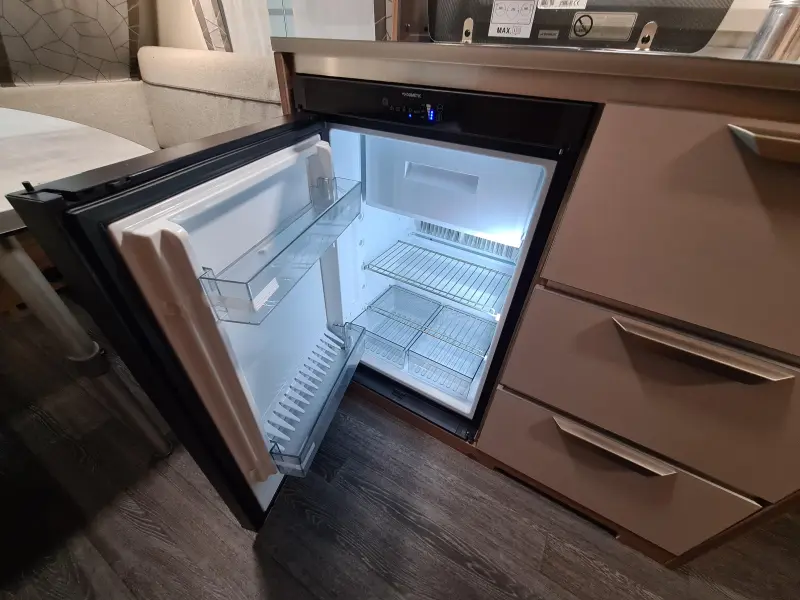 Knaus Sport 400 LK Voortent!  foto: 10