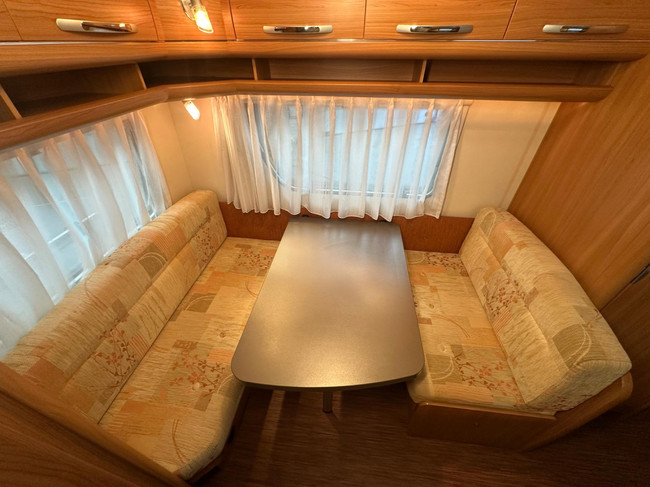 Hobby De Luxe 440 SF photo: 5