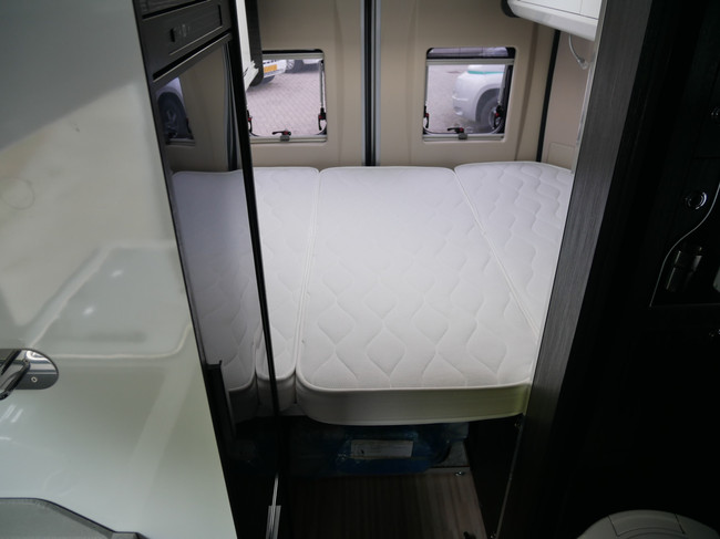 Benimar Benivan 145, Frigor&iacute;fico XXL, &iexcl;&iexcl;Cama transversal grande!! foto: 17