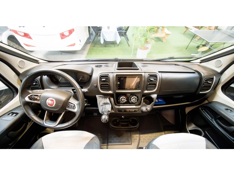 Capron Sunlight 58 T (8)  foto: 5