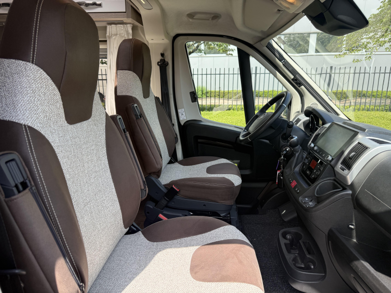 P&ouml;ssl Roadcruiser 640 2021 35.000KM AUT 160CV foto: 6