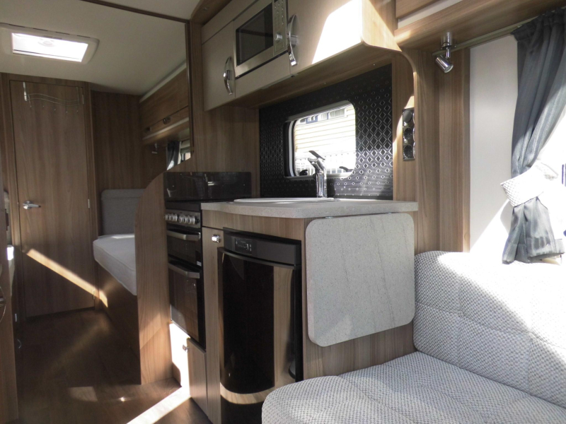 Sprite Cruzer 492 SR Mover en cassetteluifel!  foto: 8