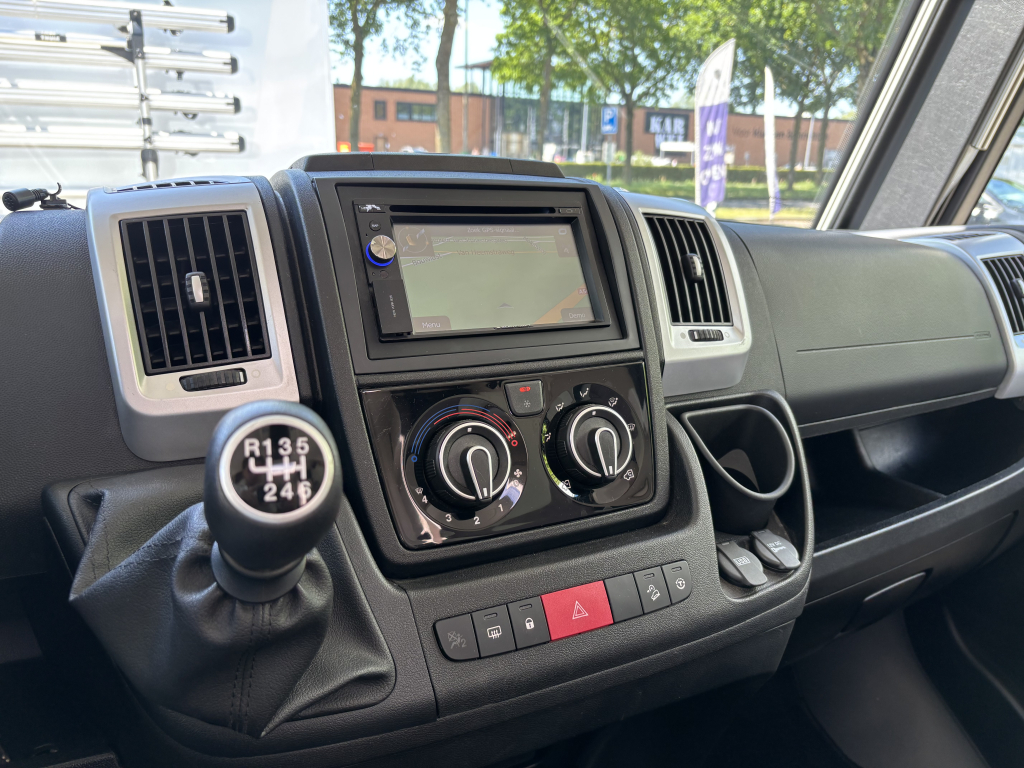Challenger Sirius 3087 GA EINZELBETTEN + HUBBETT EURO 6 Foto: 14