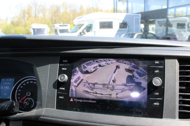 Zeer compacte Knaus Tourer VAN 500 LT Bulli AUTOMAAT voorzien van Face to Face salon (82  foto: 18