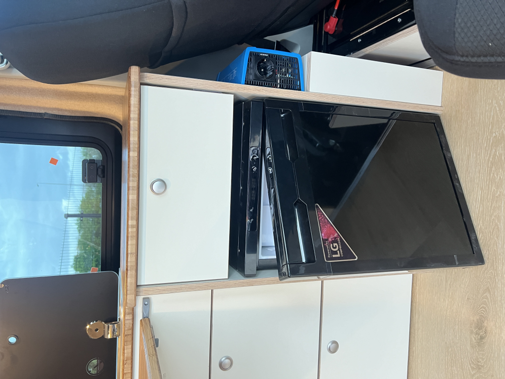 Volkswagen T6 Buscamper 2017 BENZINE foto: 9