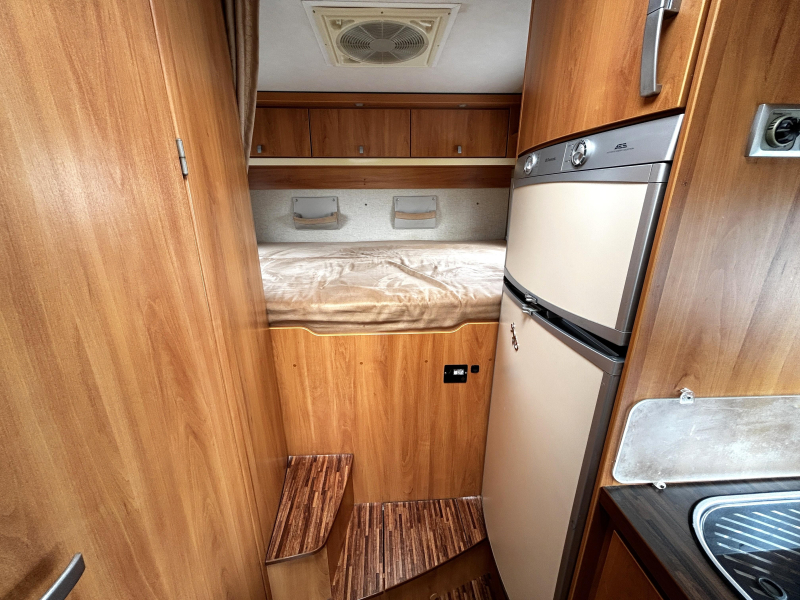 Hymer B614 CL Dwarsbed/Hefbed/160pk  foto: 18