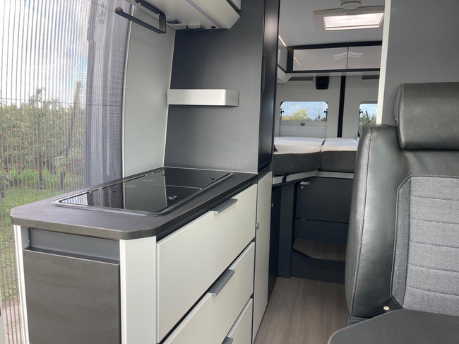 Adria Twin Plus Supreme 640 SLB 9-Traps LUCHTVERING foto: 1