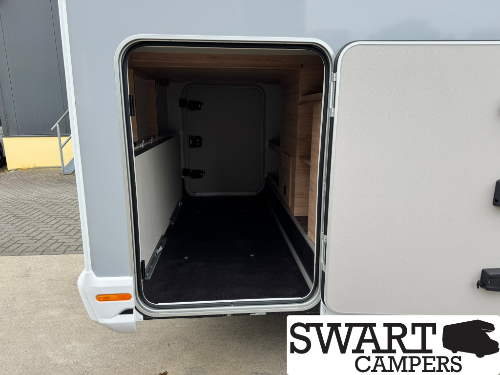 Knaus L!VE WAVE 650 MEG Black Selection foto: 24