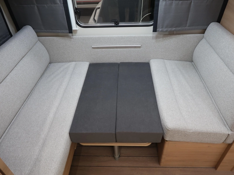 Knaus Sudwind Black Selection 420 QD COMPACT EN GROTE KEUKEN !  foto: 8