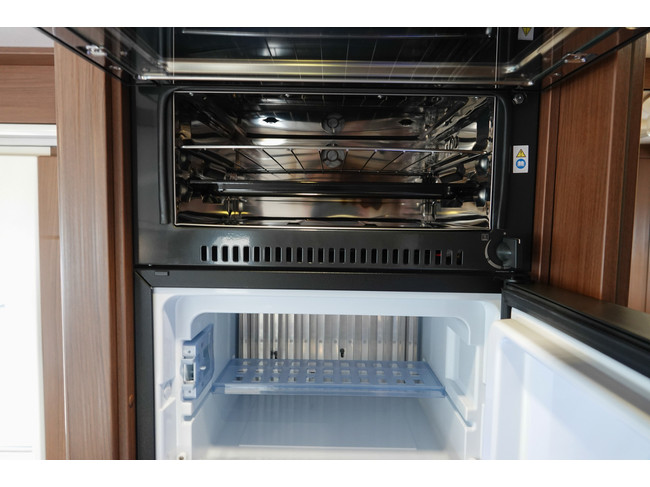 NIESMANN BISCHOFF Arto 85E 180Cv Autom&aacute;tico | Sistema de nivelaci&oacute;n | Suspensi&oacute;n neum&aacute;tica foto: 12