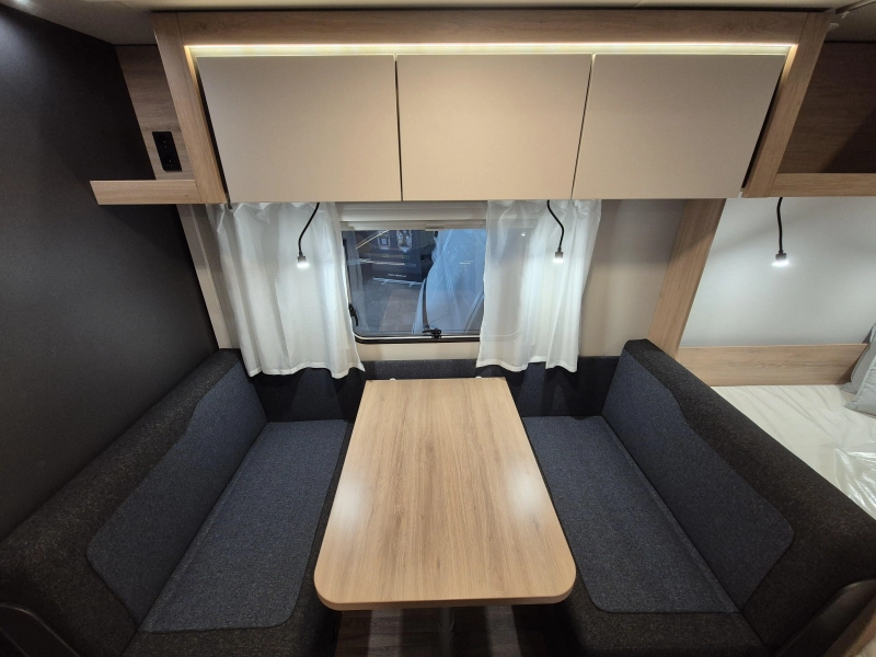 Knaus Sport 500 KD Stapelbedden en douche!  foto: 8