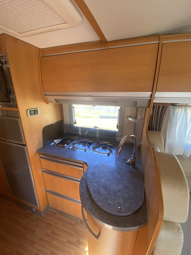 CI Mizar Garage Living 3.0 MultiJet 180 PK, Alkoof, Dwars-bed achter, Garage, Motor-airco, Zeer compleet, 1e eigenaar, Bj, 12 – 2007. Camper centrum on the road Marum  foto: 16