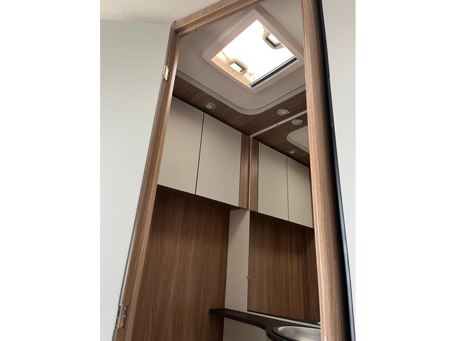 Bürstner Premio 490 TS | Queensbed | Voortent | Vol automatische Mover | Fietsenrek | Asschokbrekers foto: 14