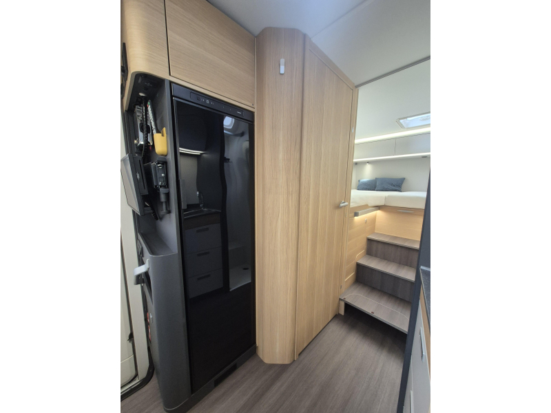 Adria Matrix 650 DL Face to face Foto: 16