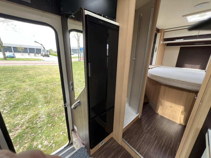 McLouis MC4 281 Queens-Bett und Hubbett Foto: 15