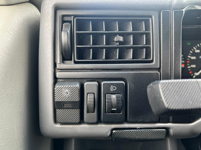 Volkswagen Transporter Camper | Techo elevable para dormir | Toldo de casete | Enganche de remolque foto: 16