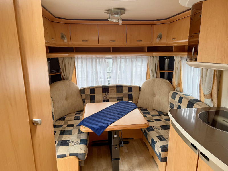 Hobby De Luxe 460 UFE mover fietsenrek voortent  foto: 11