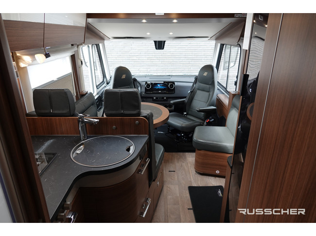 Hymer BMC i 680 170Pk Automaat. | Levelsysteem | Maxxfan | Dakairco | Lithium accu foto: 4