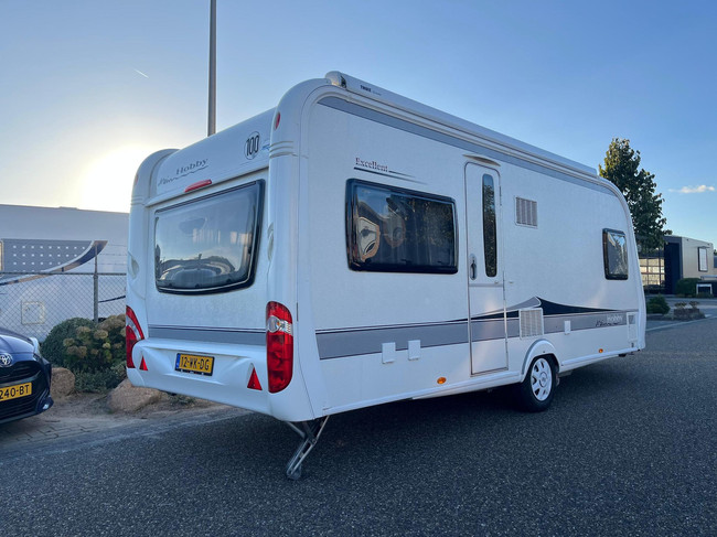 Hobby 540 UFE Excellent | Bankairco | Dakluifel | Vol automatische mover |  Fransbed | Douche | TV & Wii | Grote koelkast en kruidenkast