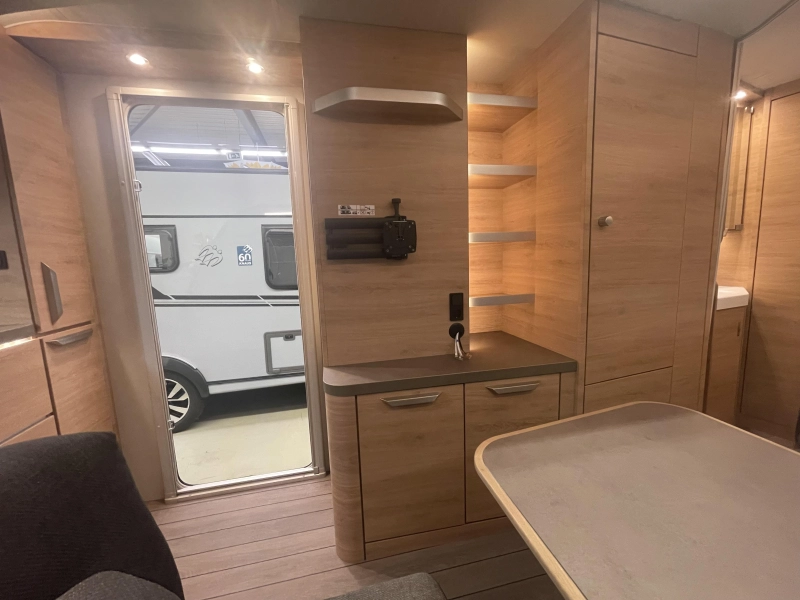 Knaus Sudwind Black Selection 500 PF Kopkeuken, Uniek!  foto: 10