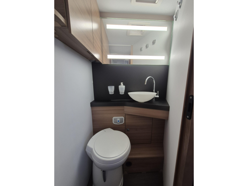 Adria Matrix 640 DC Face to face 2021 Foto: 11