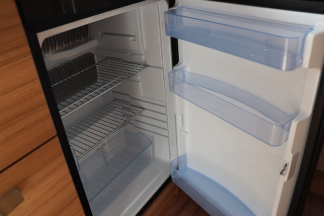 9 traps AUTOMAAT Knaus Platinum Edition Sun TI 650 vlakke vloer enkele bedden (80  foto: 42