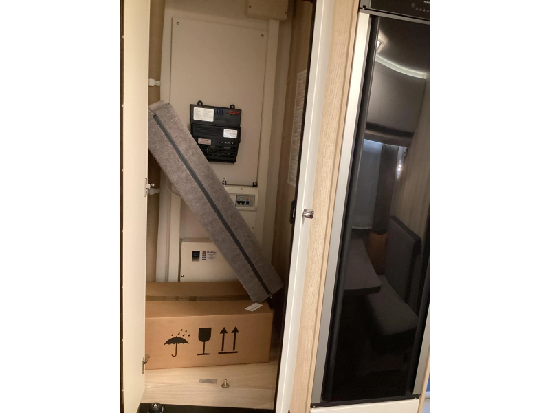 Hobby De Luxe 460 SFF Cama independiente/Ducha foto: 10
