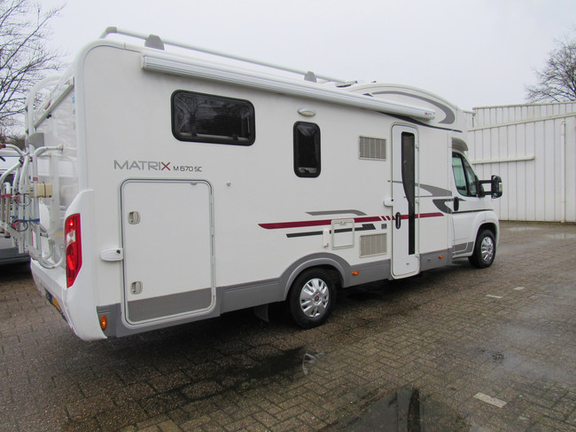 Adria MATRIX M 670 SC Cama Queen & Cama Abatible 5 cinturones a&ntilde;o 2012 foto: 21