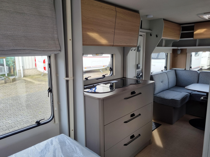 B&uuml;rstner B66 485 TS Queens bed - 1800 kg photo: 10