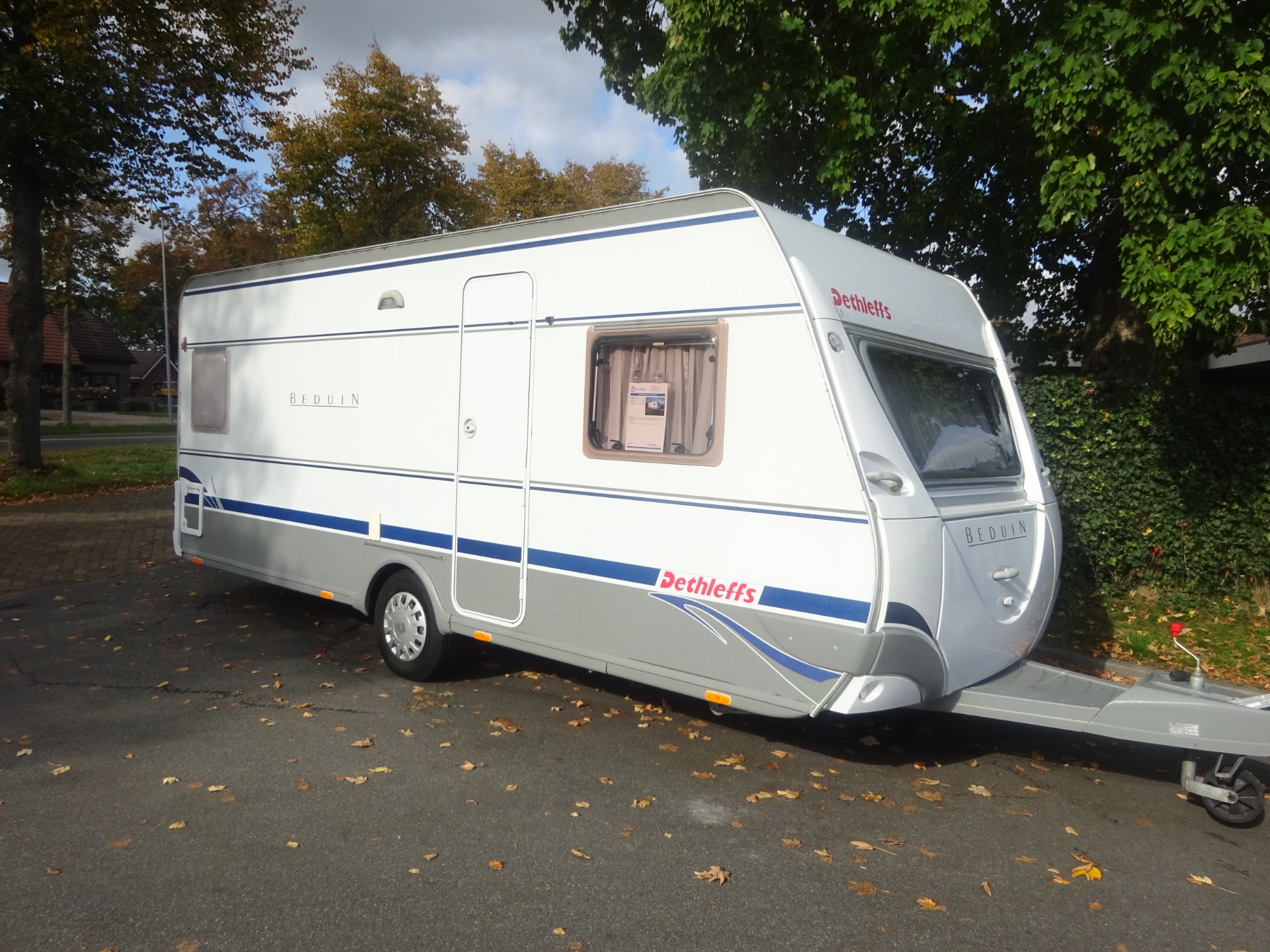 Dethleffs Beduin 510 DB Frans Bed en Rondzit  Zeer Mooie Caravan hoofdfoto: 1