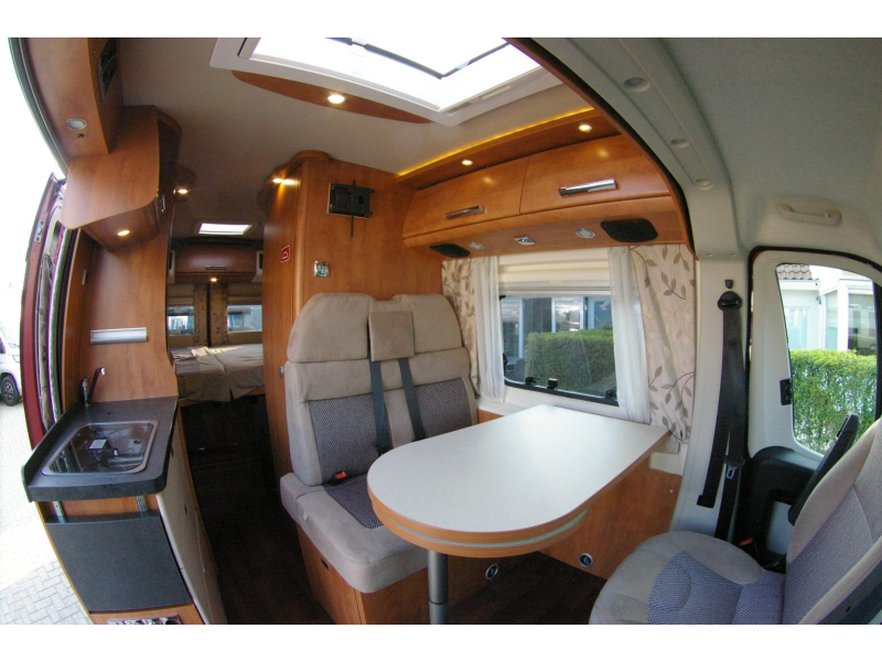 Carthago Malibu 600 DB Automaat, Dwarsbed.  foto: 8
