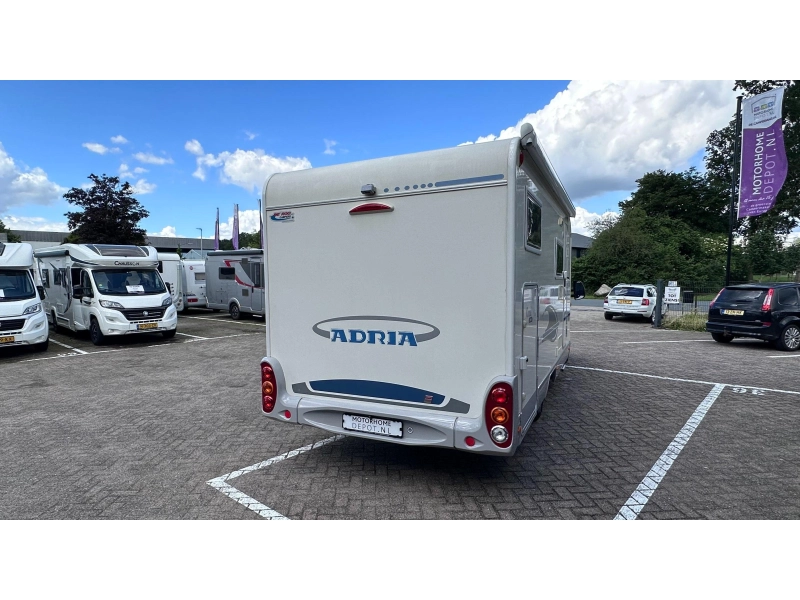 Adria Coral 660 SL &iexcl;muy completo! foto: 2