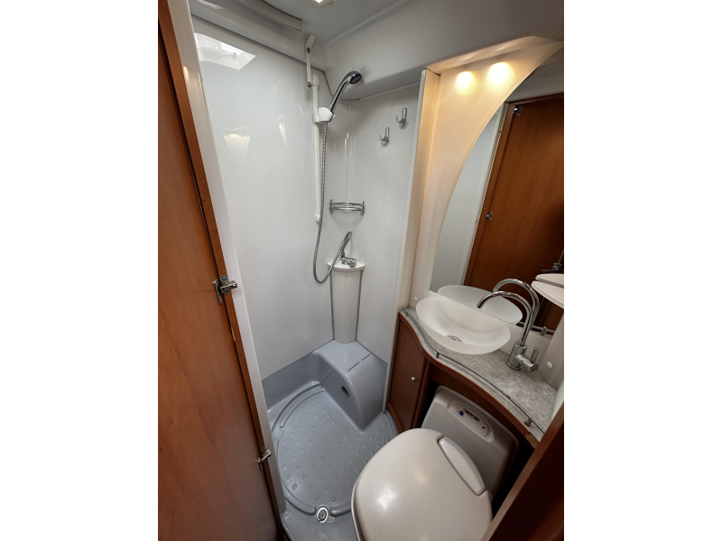 LMC Liberty Finish TI 6600 Enkele-bedden/2008/Airco!  foto: 12