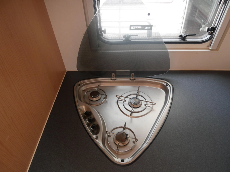 Kip Grey Line Special 44 TCB Incl. mover en voortent  foto: 10