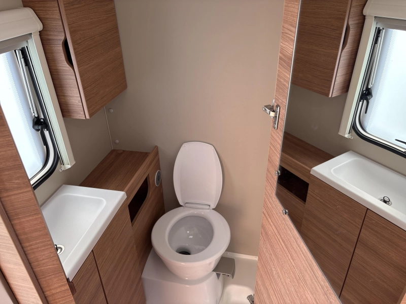Weinsberg CaraOne Edition HOT 390 QD Mover Foto: 6
