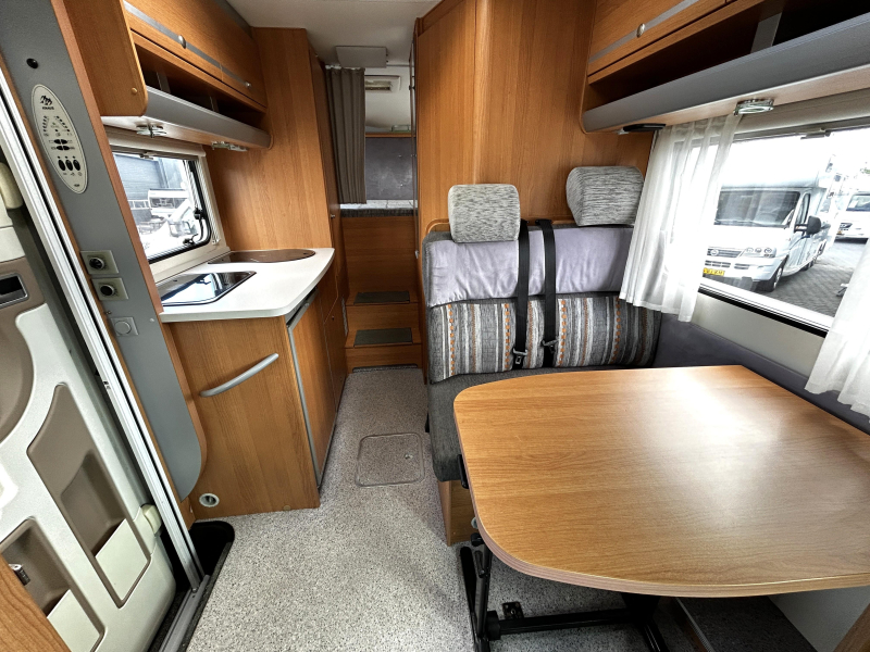 Knaus Sport TR Alkoven/Querbett/2008/Klima Foto: 7