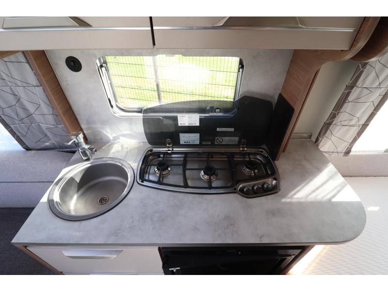 Knaus Sport 450 FU Frans Bed Mover Tent ISAB  foto: 8