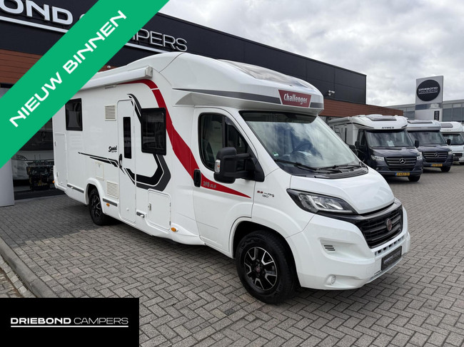 Challenger 398 XLB Queensbed Hefbed Zonnepaneel Luifel Bearlock