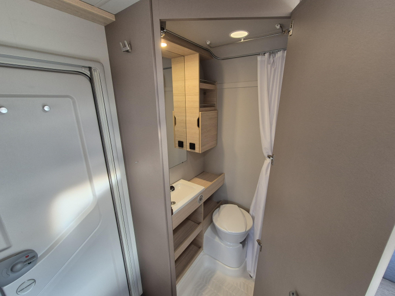 Weinsberg CaraCito 390 QD photo: 17